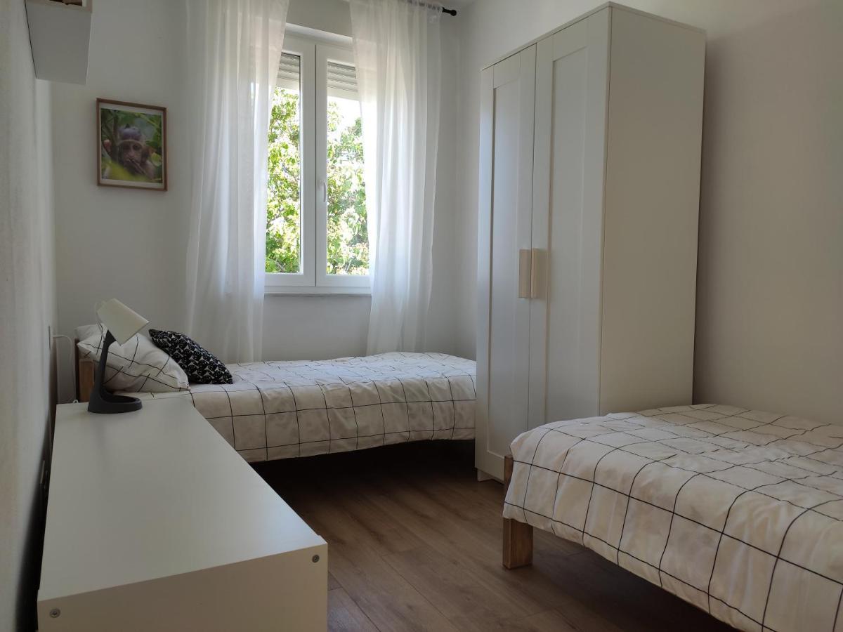 Apartmani Sara 2 Betina  Eksteriør billede