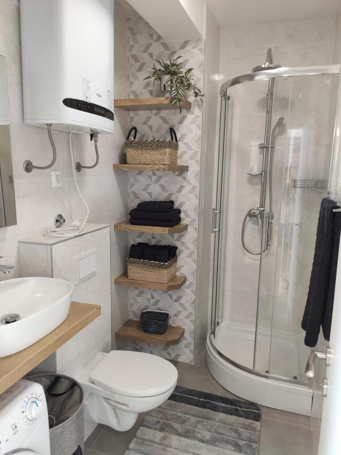 Apartmani Sara 2 Betina  Eksteriør billede