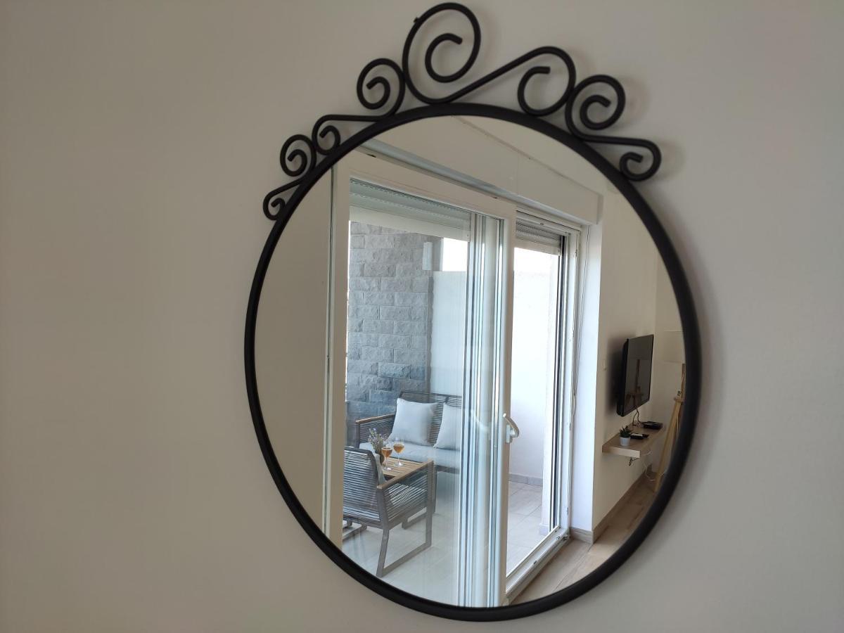 Apartmani Sara 2 Betina  Eksteriør billede