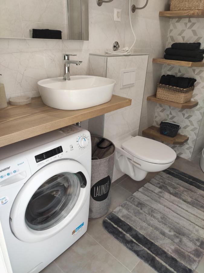 Apartmani Sara 2 Betina  Eksteriør billede