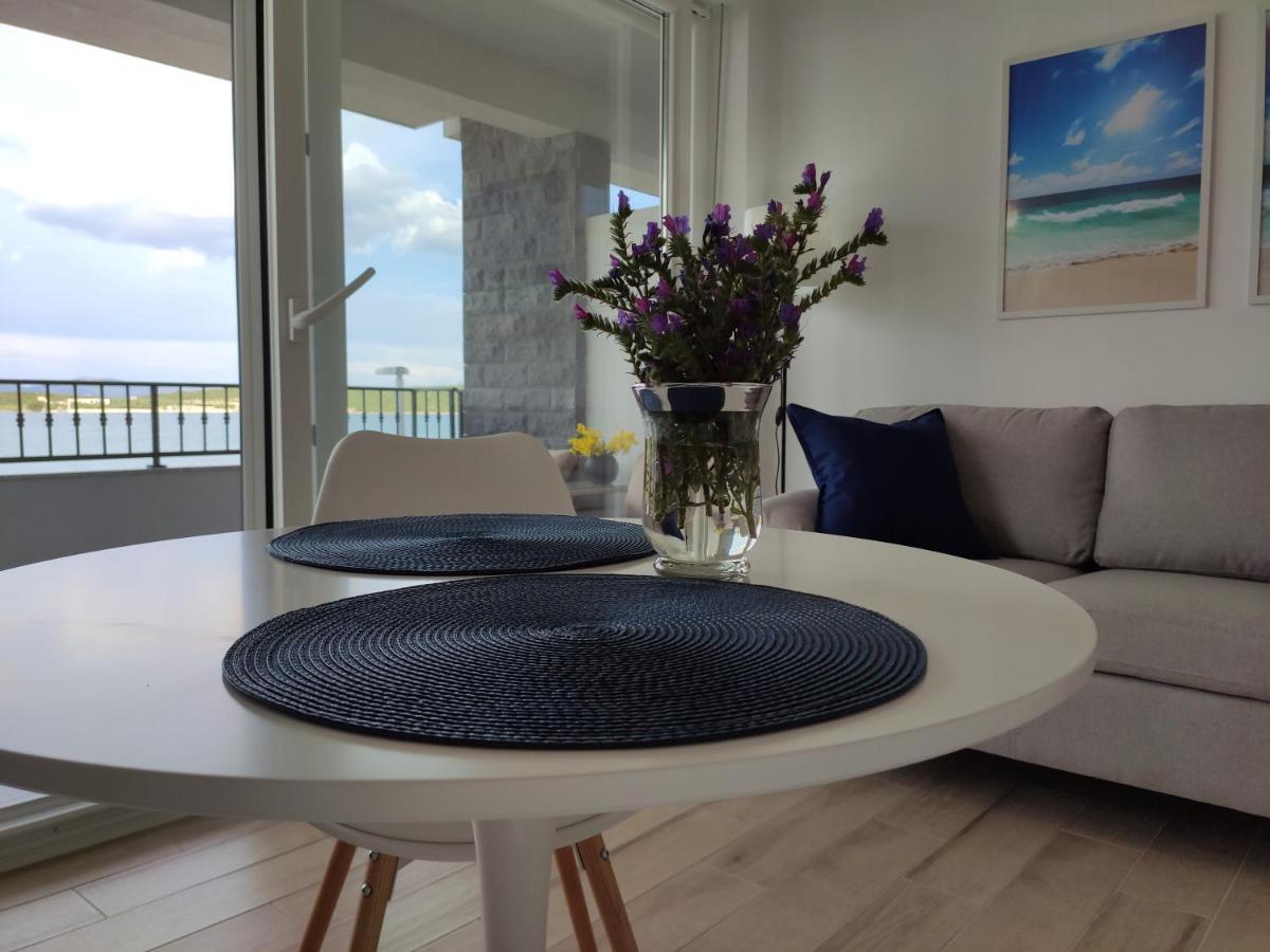 Apartmani Sara 2 Betina  Eksteriør billede